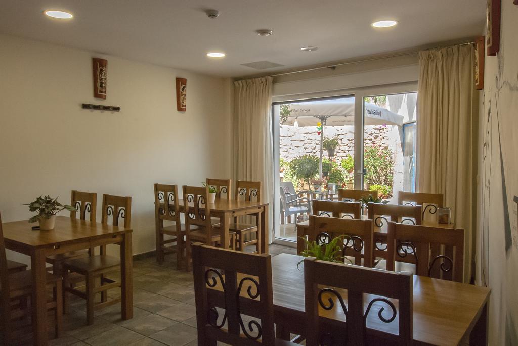 Hostal-Bar Restaurante "La Fuente" Rabé de las Calzadas 외부 사진