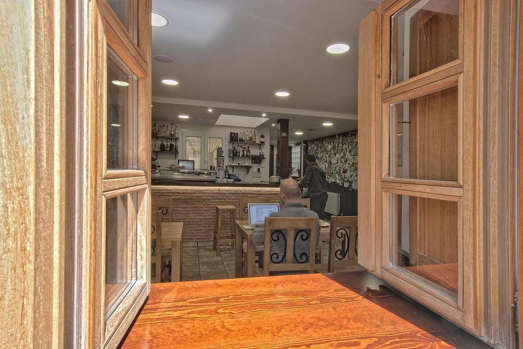 Hostal-Bar Restaurante "La Fuente" Rabé de las Calzadas 외부 사진