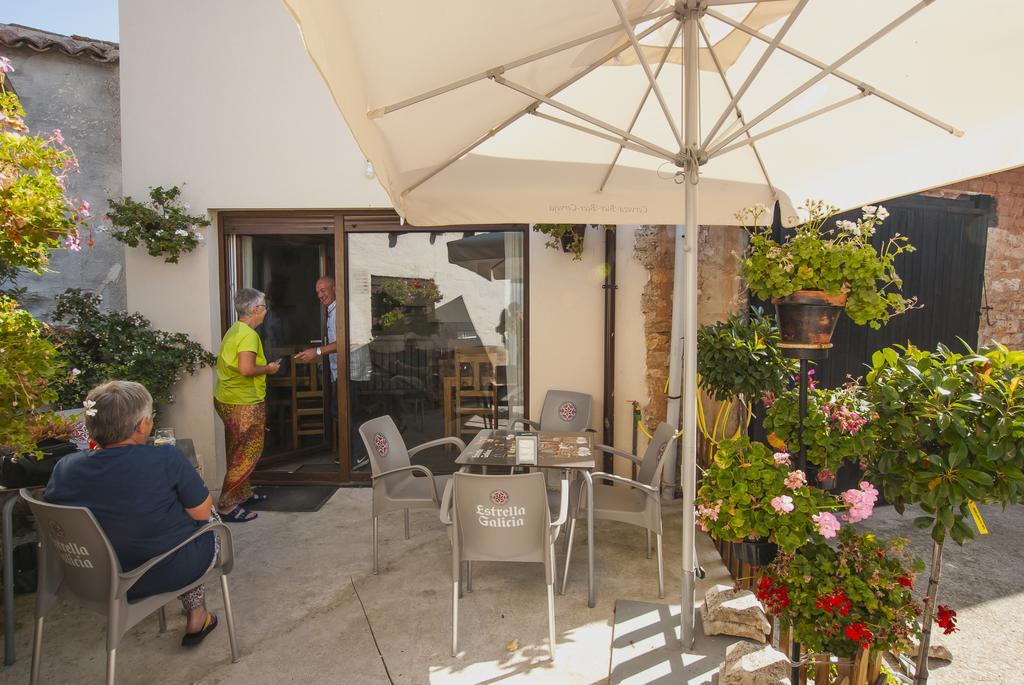 Hostal-Bar Restaurante "La Fuente" Rabé de las Calzadas 외부 사진